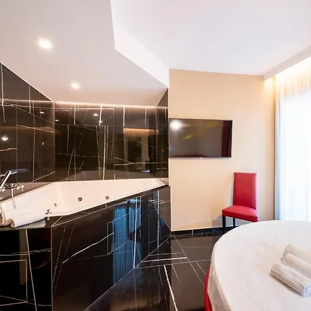 Xbusiness Hotel 4*