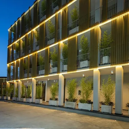 Xbusiness Hotel