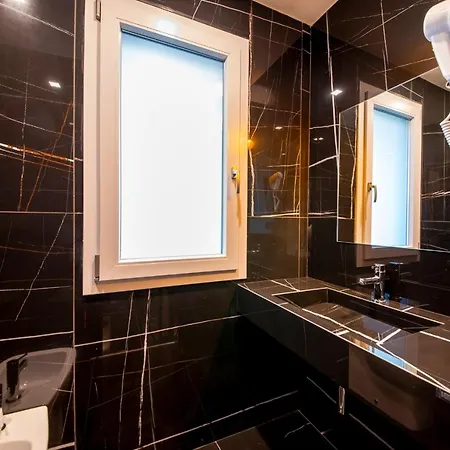 Xbusiness Hotel Nola
