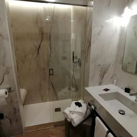 Hotel Xbusiness 4*