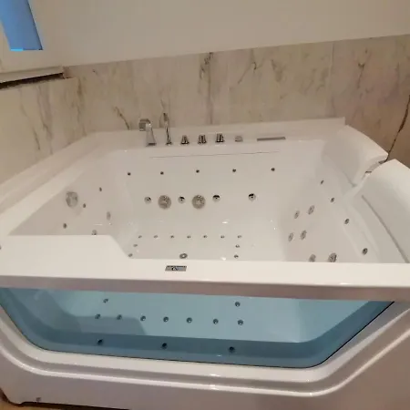 Xbusiness Hotel Nola