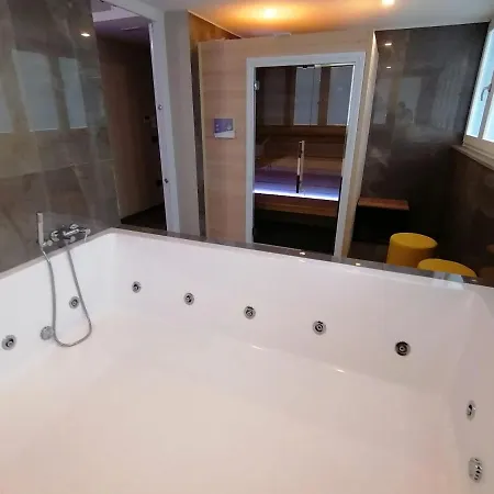 Hotel Xbusiness Nola
