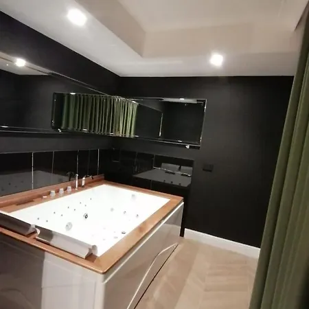 Xbusiness Hotel Nola