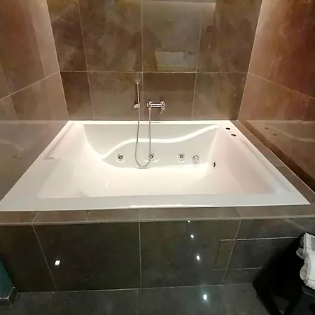 Xbusiness Hotel